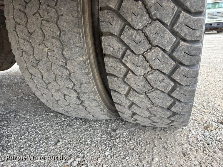 image for item FG0246 2007 International 4100 utility / service truck