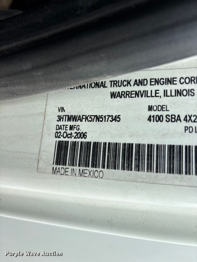 image for item FG0246 2007 International 4100 utility / service truck