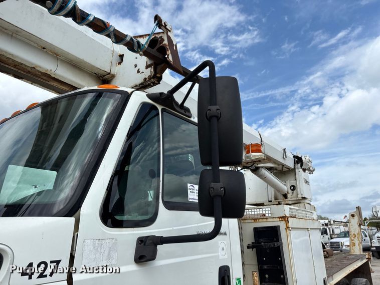 image for item FG0247 2003 International 7400 digger derrick truck