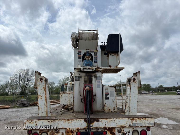 image for item FG0247 2003 International 7400 digger derrick truck