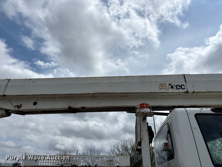 image for item FG0247 2003 International 7400 digger derrick truck