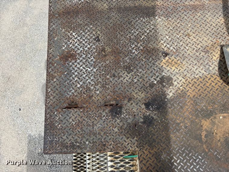 image for item FG0247 2003 International 7400 digger derrick truck