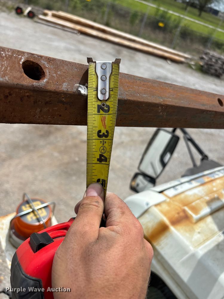 image for item FG0247 2003 International 7400 digger derrick truck