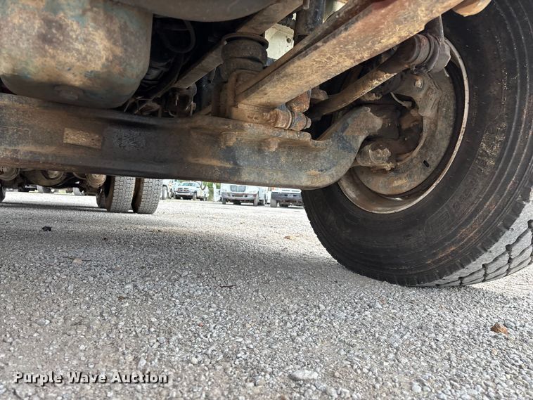 image for item FG0247 2003 International 7400 digger derrick truck