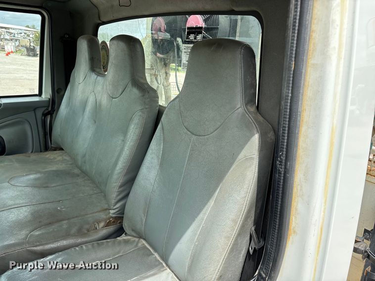 image for item FG0247 2003 International 7400 digger derrick truck