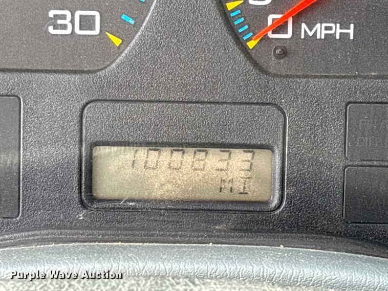 image for item FG0247 2003 International 7400 digger derrick truck