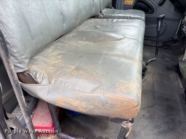 image for item FG0247 2003 International 7400 digger derrick truck