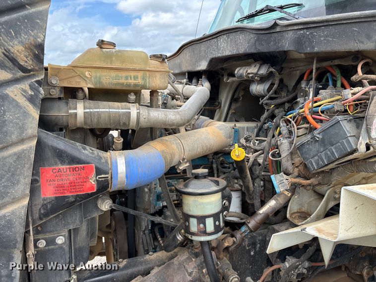 image for item FG0247 2003 International 7400 digger derrick truck