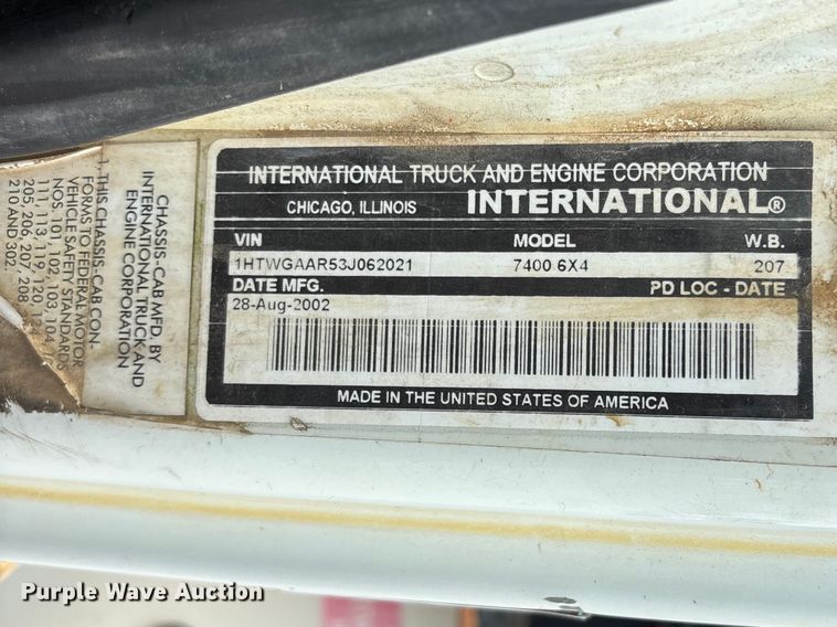 image for item FG0247 2003 International 7400 digger derrick truck