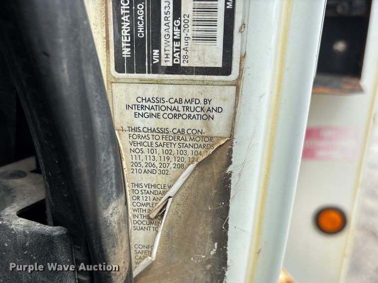 image for item FG0247 2003 International 7400 digger derrick truck