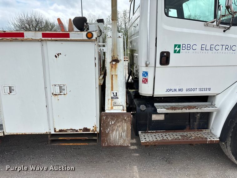 image for item FG0248 2002 Freightliner FL80 digger derrick truck