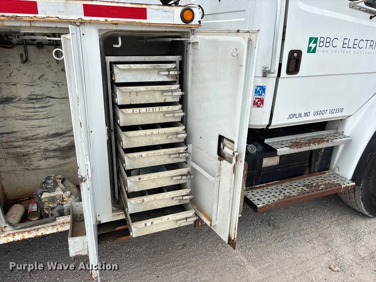 image for item FG0248 2002 Freightliner FL80 digger derrick truck