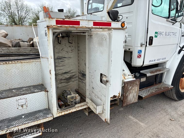 image for item FG0248 2002 Freightliner FL80 digger derrick truck