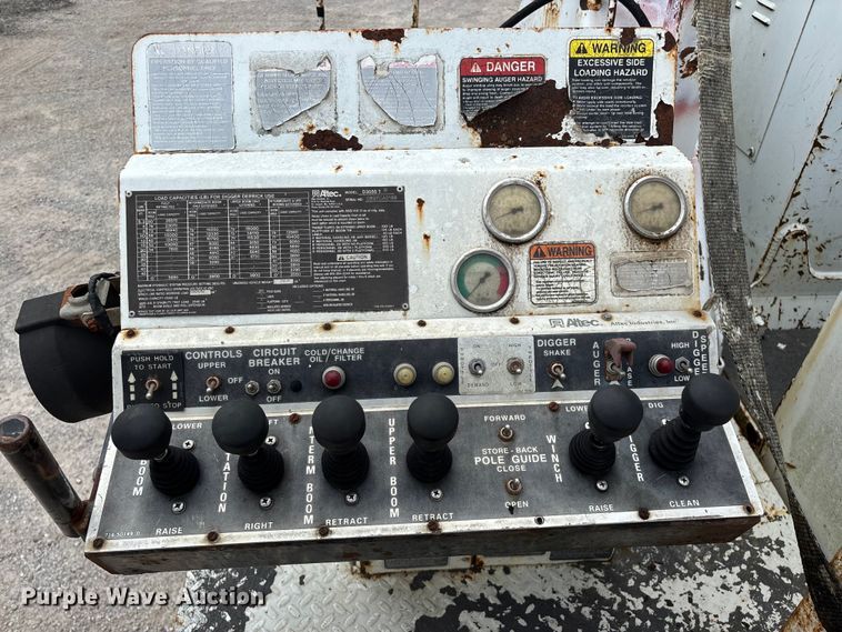 image for item FG0248 2002 Freightliner FL80 digger derrick truck