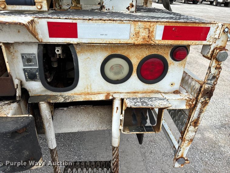 image for item FG0248 2002 Freightliner FL80 digger derrick truck