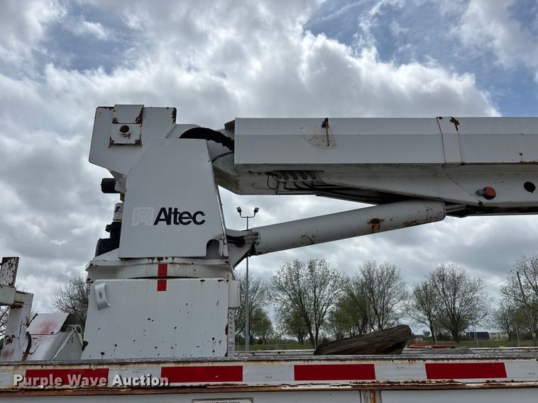 image for item FG0248 2002 Freightliner FL80 digger derrick truck