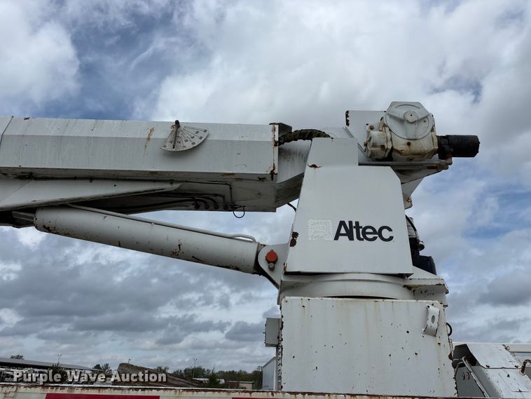 image for item FG0248 2002 Freightliner FL80 digger derrick truck