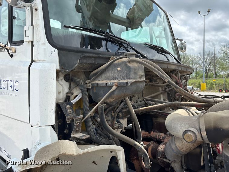 image for item FG0248 2002 Freightliner FL80 digger derrick truck