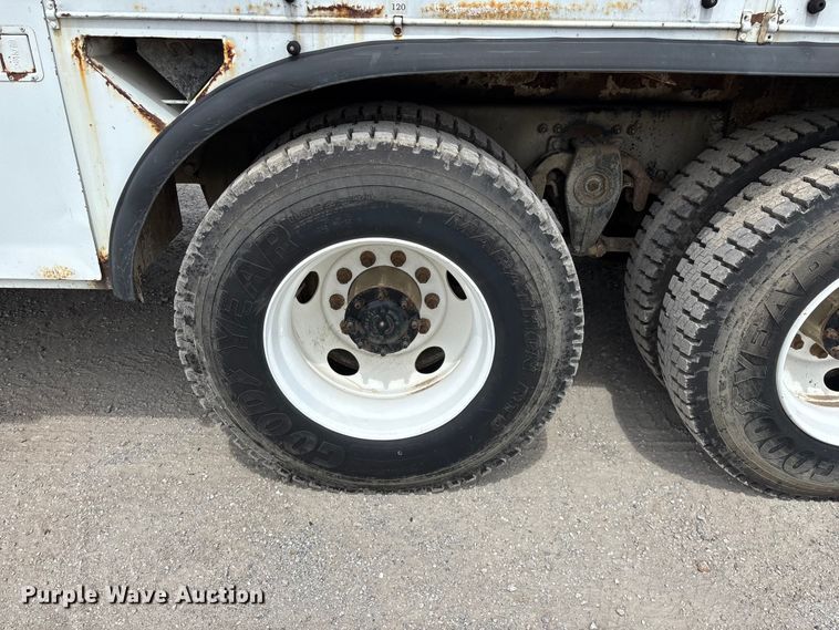 image for item FG0248 2002 Freightliner FL80 digger derrick truck