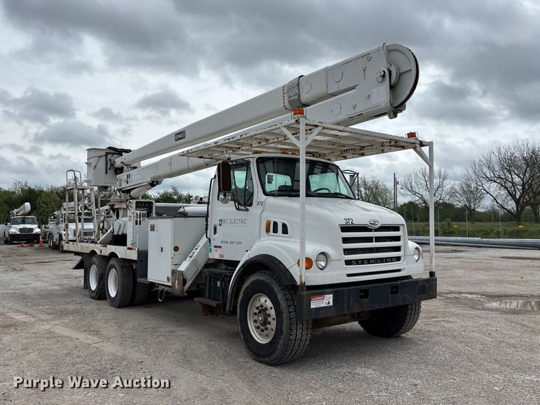 image for item FG0249 2001 Sterling Truck L7500 Series bucket truck