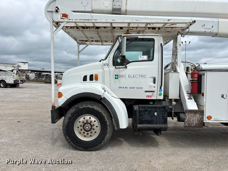 image for item FG0249 2001 Sterling Truck L7500 Series bucket truck