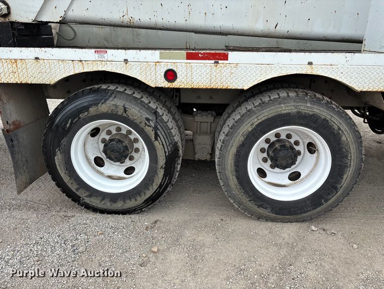 image for item FG0249 2001 Sterling Truck L7500 Series bucket truck