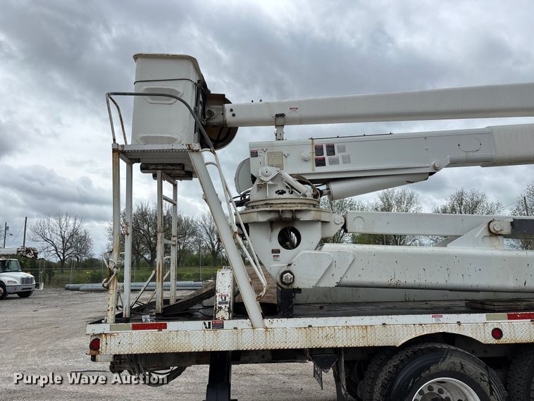 image for item FG0249 2001 Sterling Truck L7500 Series bucket truck