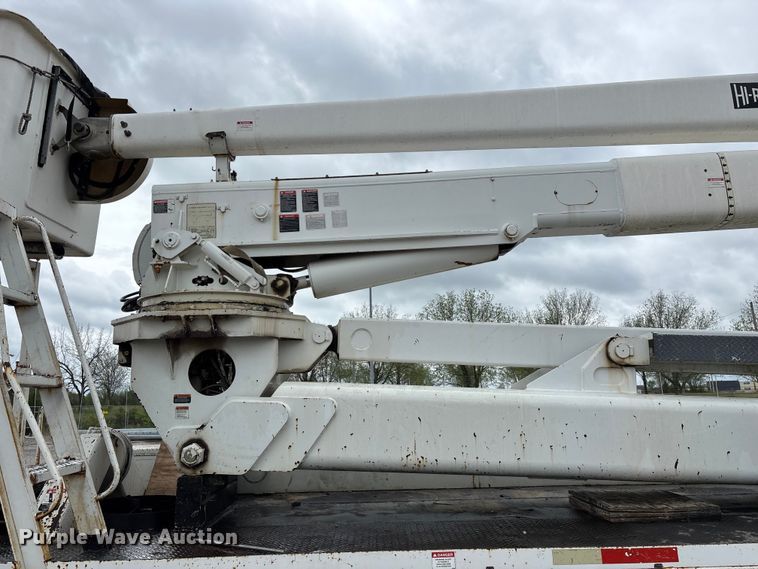 image for item FG0249 2001 Sterling Truck L7500 Series bucket truck