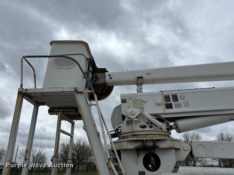 image for item FG0249 2001 Sterling Truck L7500 Series bucket truck