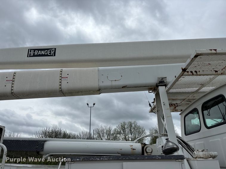 image for item FG0249 2001 Sterling Truck L7500 Series bucket truck