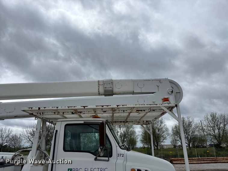 image for item FG0249 2001 Sterling Truck L7500 Series bucket truck