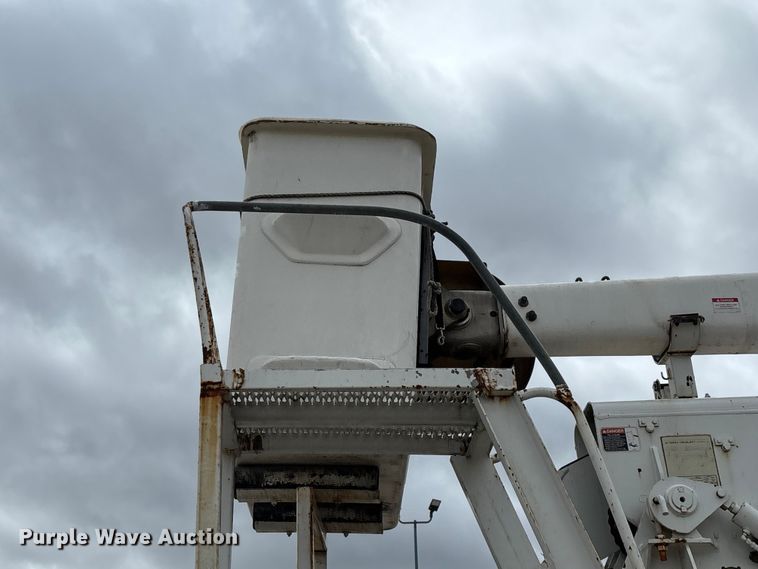image for item FG0249 2001 Sterling Truck L7500 Series bucket truck