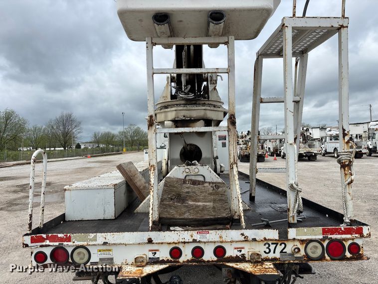 image for item FG0249 2001 Sterling Truck L7500 Series bucket truck