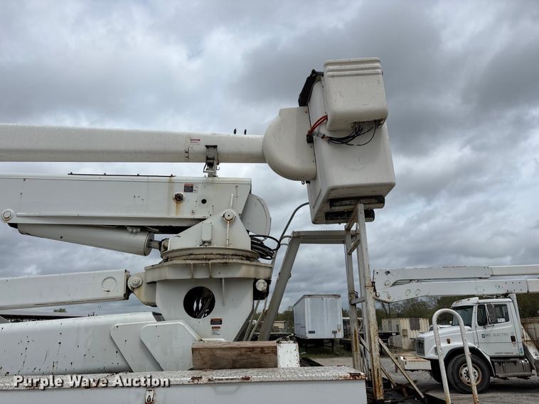 image for item FG0249 2001 Sterling Truck L7500 Series bucket truck