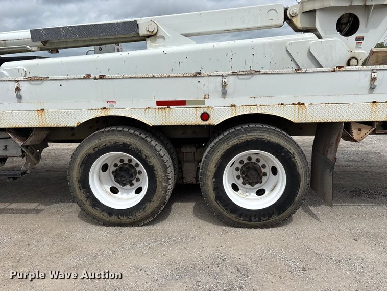 image for item FG0249 2001 Sterling Truck L7500 Series bucket truck