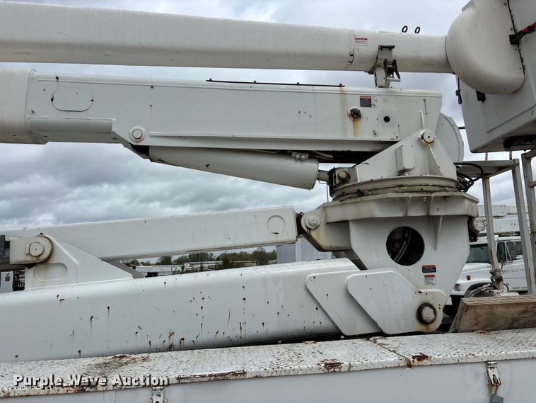 image for item FG0249 2001 Sterling Truck L7500 Series bucket truck