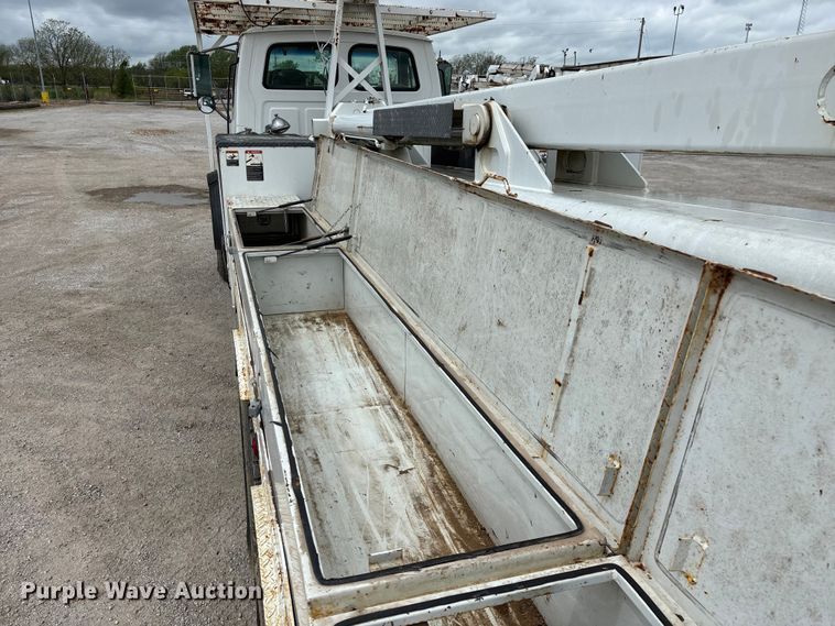 image for item FG0249 2001 Sterling Truck L7500 Series bucket truck