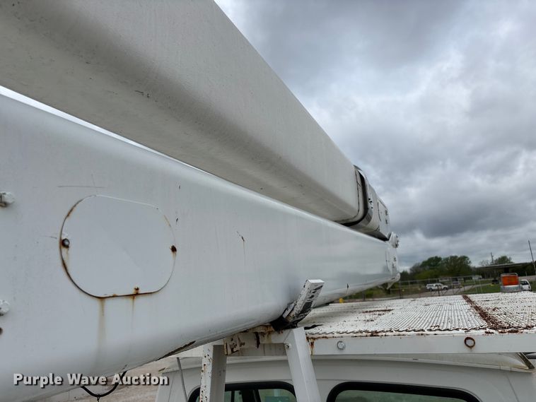 image for item FG0249 2001 Sterling Truck L7500 Series bucket truck