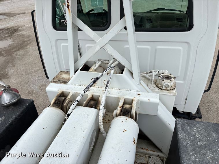 image for item FG0249 2001 Sterling Truck L7500 Series bucket truck