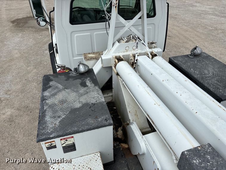 image for item FG0249 2001 Sterling Truck L7500 Series bucket truck