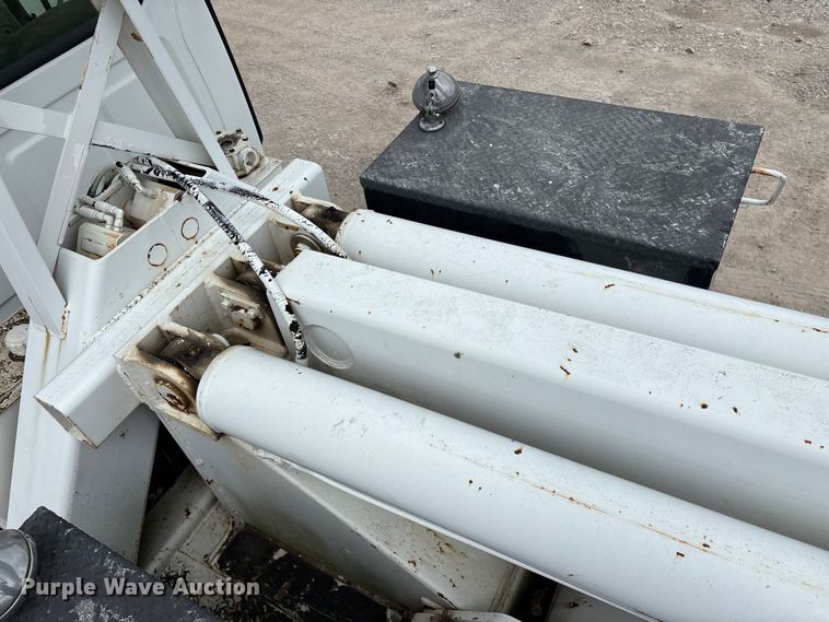 image for item FG0249 2001 Sterling Truck L7500 Series bucket truck