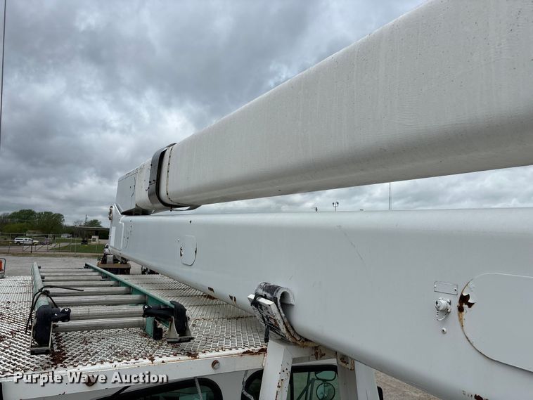 image for item FG0249 2001 Sterling Truck L7500 Series bucket truck