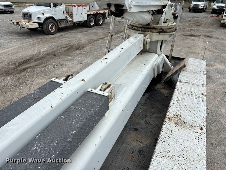 image for item FG0249 2001 Sterling Truck L7500 Series bucket truck