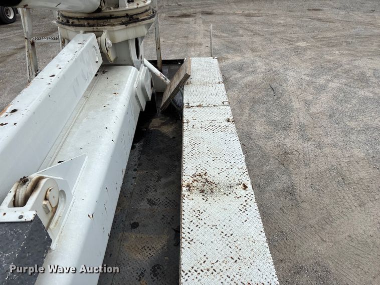 image for item FG0249 2001 Sterling Truck L7500 Series bucket truck