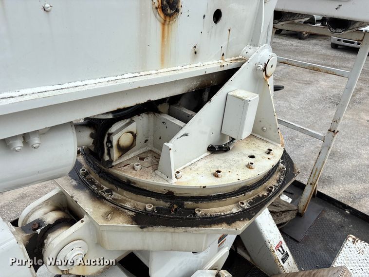 image for item FG0249 2001 Sterling Truck L7500 Series bucket truck