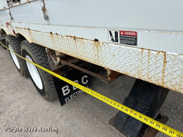 image for item FG0249 2001 Sterling Truck L7500 Series bucket truck
