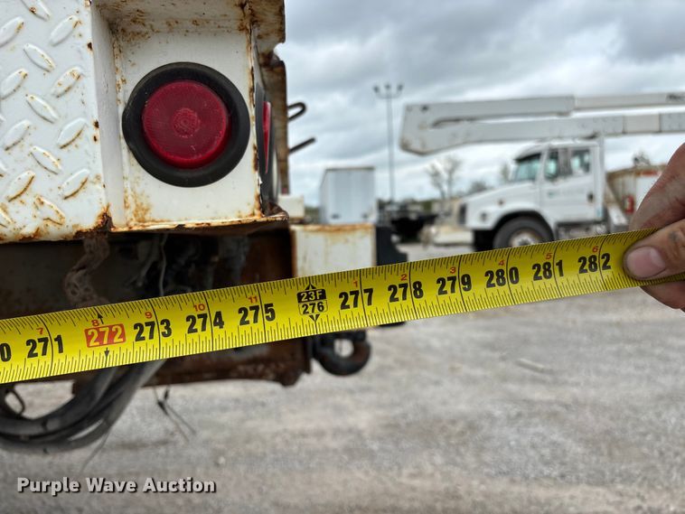 image for item FG0249 2001 Sterling Truck L7500 Series bucket truck