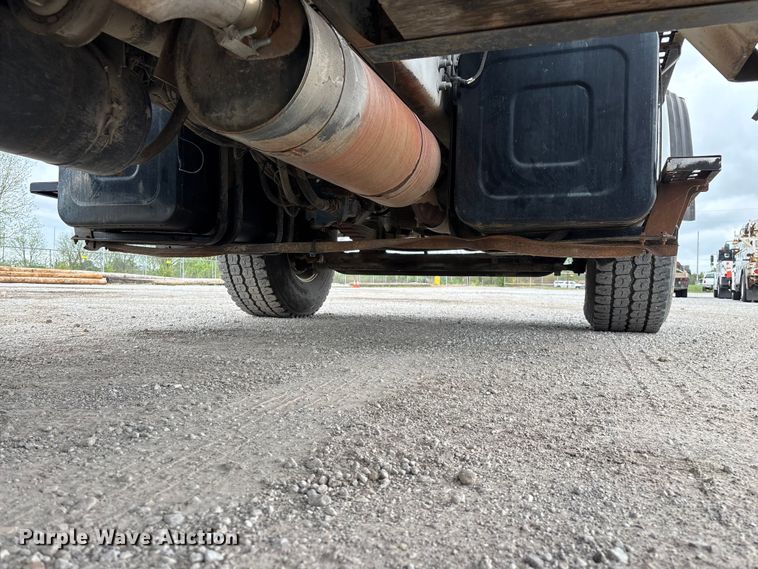 image for item FG0249 2001 Sterling Truck L7500 Series bucket truck