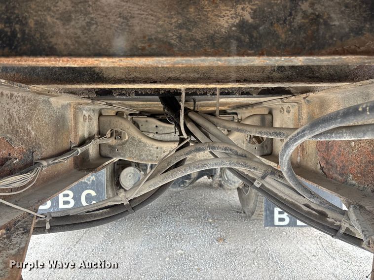 image for item FG0249 2001 Sterling Truck L7500 Series bucket truck