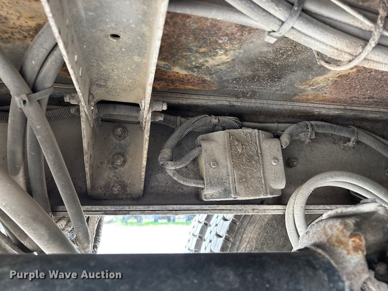 image for item FG0249 2001 Sterling Truck L7500 Series bucket truck